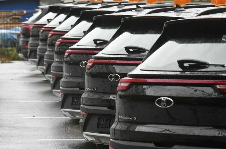 В Минпромторге рассказали, на какие авто пересадят госслужащих