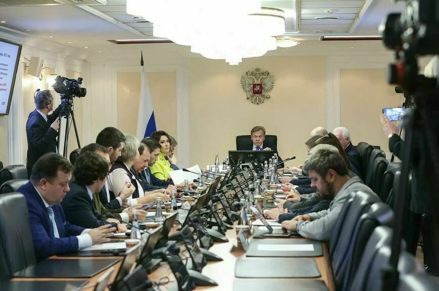 Искусственному интеллекту не позволят обманывать читателей и зрителей 