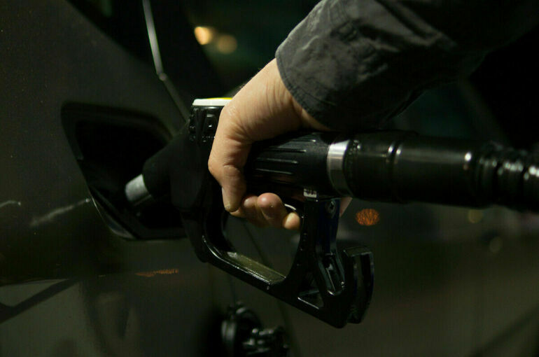 Рост цен на топливо предложили ограничить уровнем инфляции