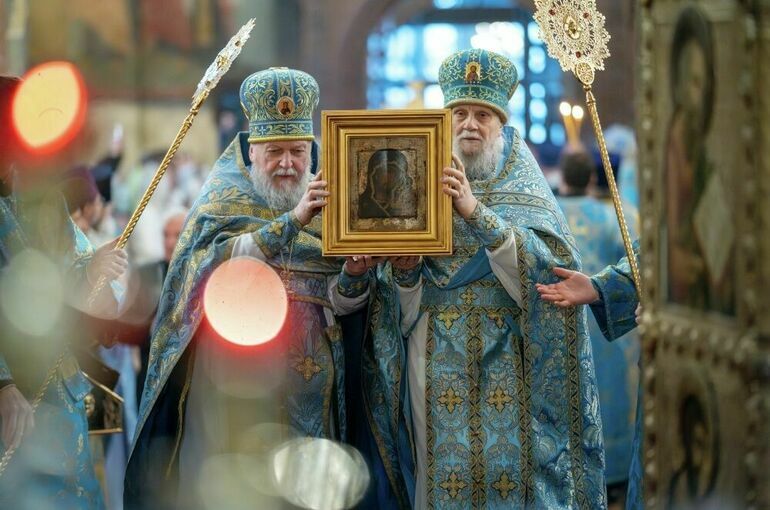 Чудотворную икону Казанской Божией Матери передали в Казанский собор