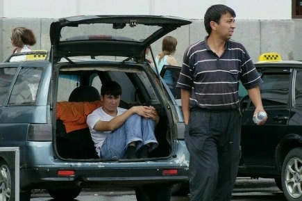 Иностранцы не смогут работать в такси в Челябинской области в 2024 году