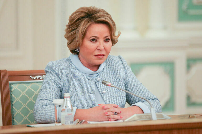 Матвиенко призвала вернуться к идее закона о статусе многодетной семьи