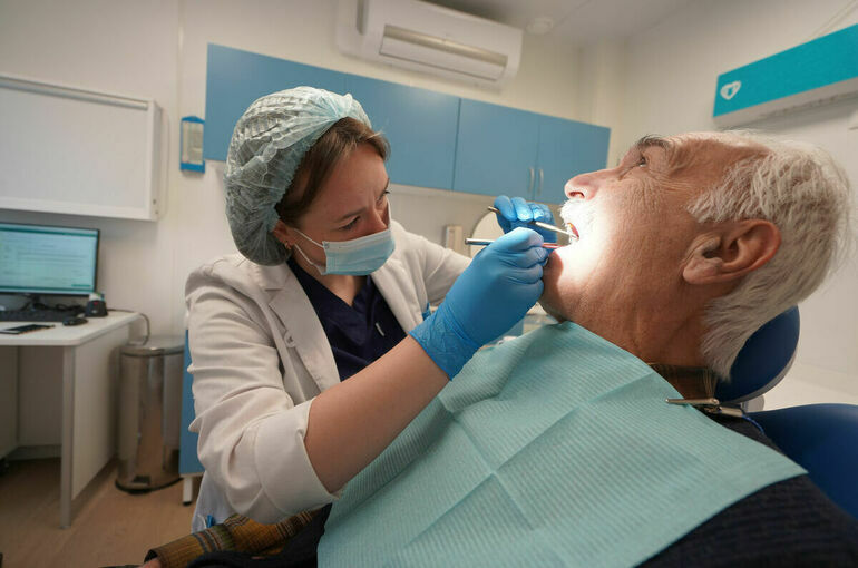 Гериатру могут дать на минуту больше, чем стоматологу