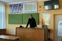 Сенатор Кастюкевич провел урок «Разговоры о важном» в Херсонской области