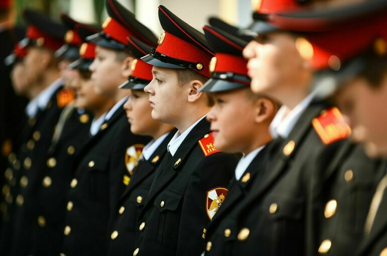 Минобороны хотят дать право устанавливать порядок приема в кадетские корпуса