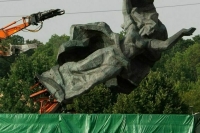 ​Снесенные за границей советские памятники собираются восстанавливать в России