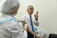 Онищенко заявил, что отсутствие прививки может спровоцировать диабет