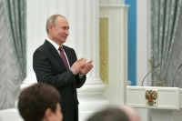 Песков: Путин не планирует встречи с руководством Мариинского и Большого театров