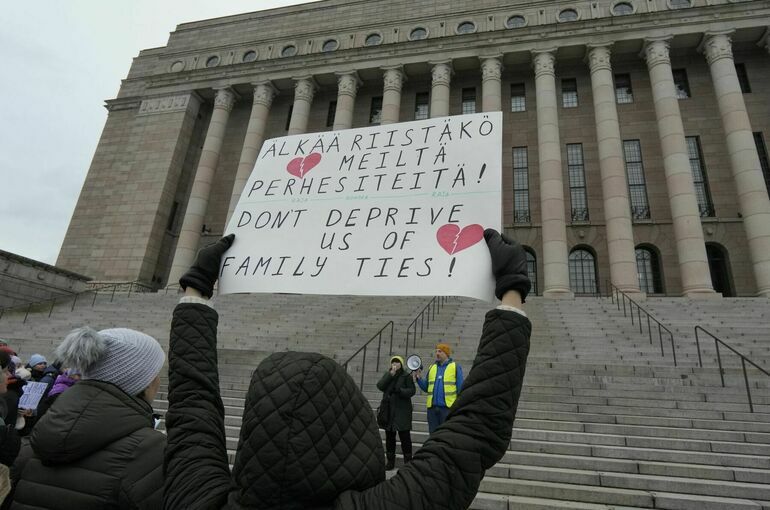 В Хельсинки прошел митинг против закрытия погранпереходов с Россией