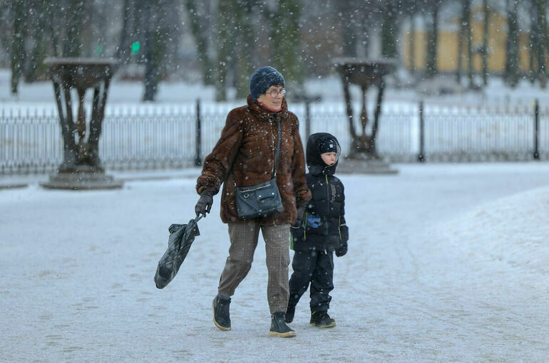 В центре европейской части России с четверга ожидаются снегопады и потепление 