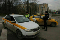 Полиция проведет усиленный рейд среди водителей каршеринга и такси в Москве