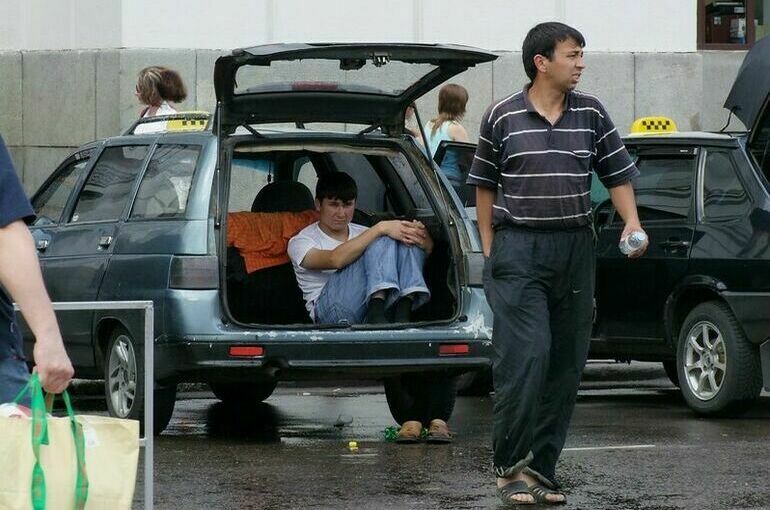 На Колыме иностранцам на год запретили работать в такси