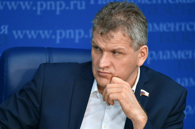 Депутат Куринный предложил принимать пациентов с легкими травмами первыми