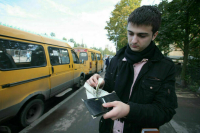 В Курганской области иностранцам запретили работать в такси и автобусах
