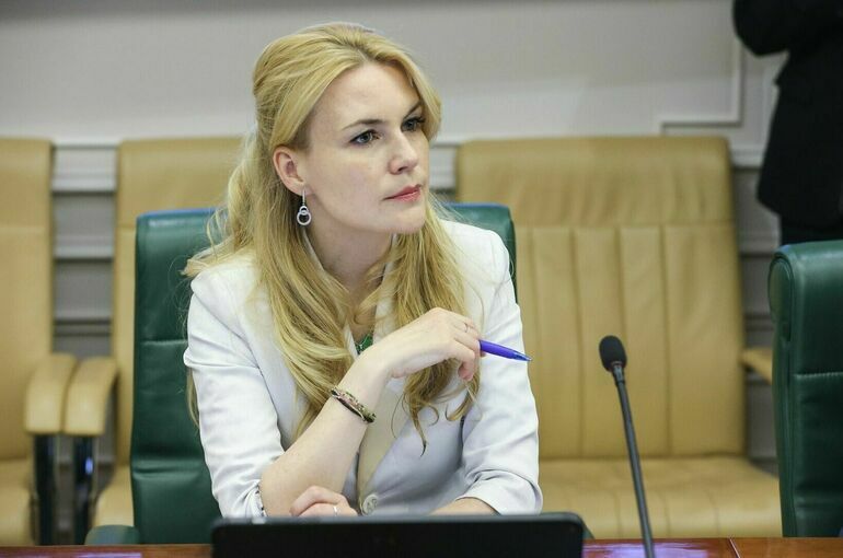 Сенатор Лантратова отметила огромный потенциал Года семьи в новых регионах