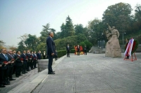Володин возложил венок к памятнику летчикам — героям Войны сопротивления Японии