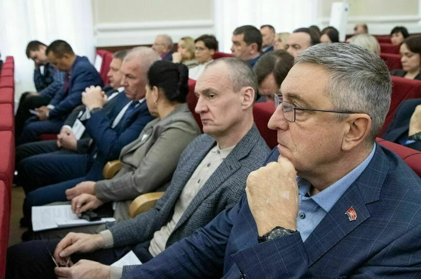 В обсуждении законопроекта  приняли участие не только депутаты, но и главы территорий, эксперты.