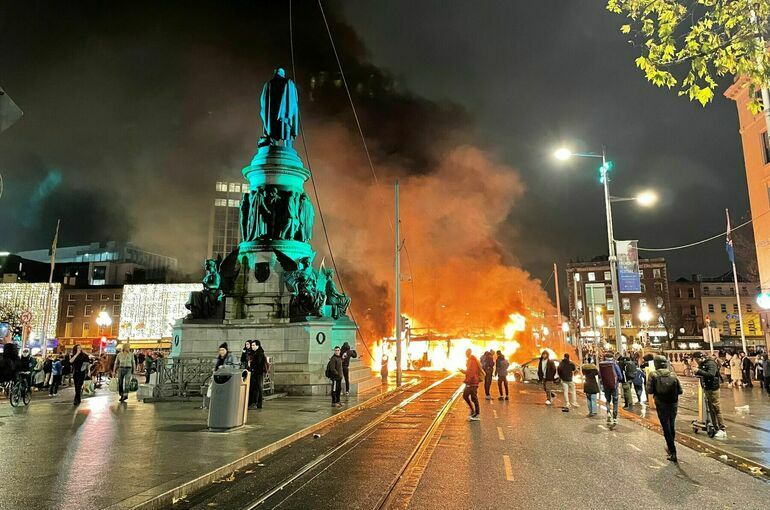 Погромы в Дублине совпали с победой крайне правых в Нидерландах. Случайно? 