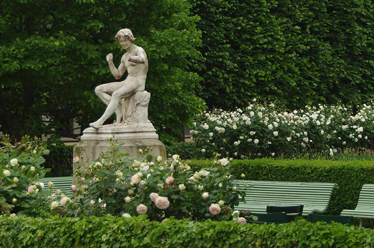 Власти Франции запретят курить на пляжах и в парках