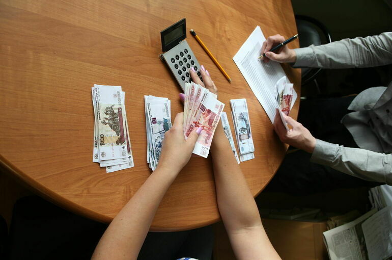 Реальные зарплаты россиян выросли на 13 процентов за год