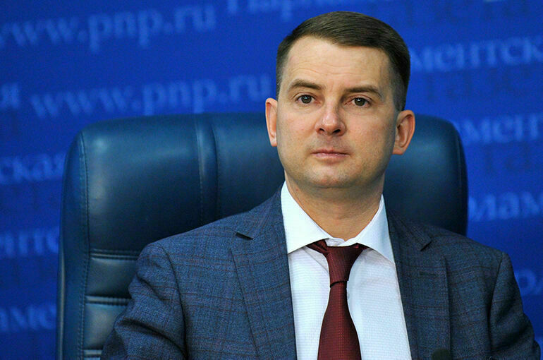 Нилов считает, что законопроект о маркировке энергетиков рассмотрят в этом году