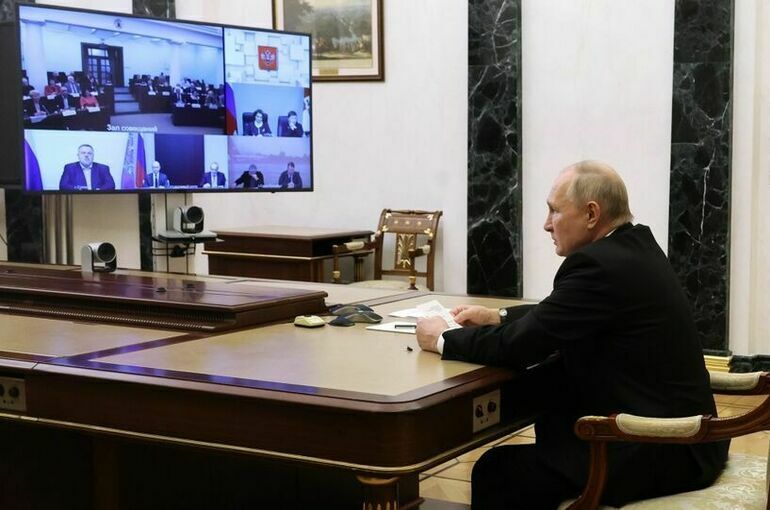 Путин поддержал участие СПЧ в разработке нового учебника по обществознанию