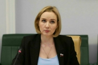 Львова-Белова заявила о необходимости обсудить вопрос травли в школах