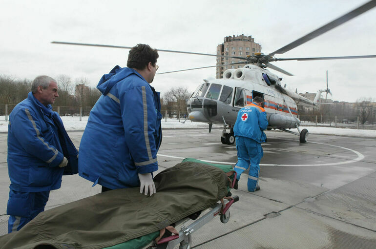 Вертолет МЧС прилетел в Брянск для эвакуации пострадавших при стрельбе в школе