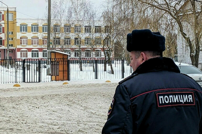 Из Брянска в Москву доставят двоих детей, пострадавших при стрельбе в школе