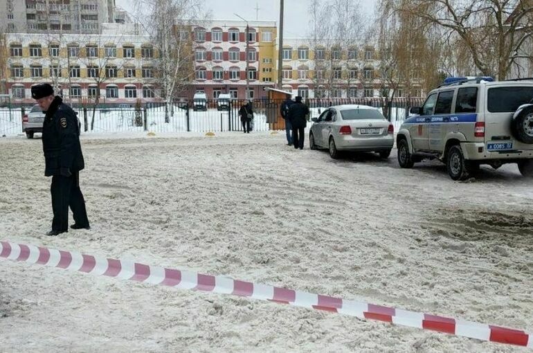 Эвакуированные в Москву после стрельбы в гимназии Брянска дышат самостоятельно