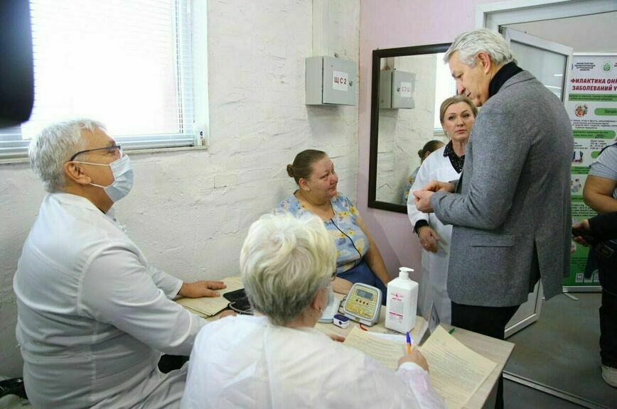 Работающим для нужд СВО сотрудникам проверили здоровье на работе