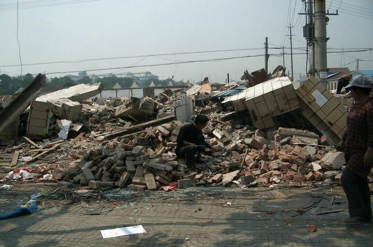 В Китае ликвидируют последствия разрушительного землетрясения