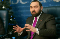 Депутат Хамзаев посоветовал больше гулять и меньше пить в праздники