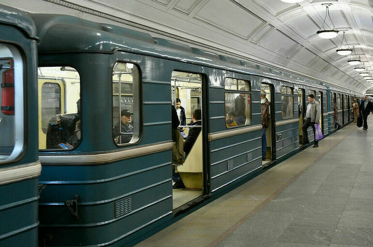 В московском метро мужчина ранил ножом пассажира