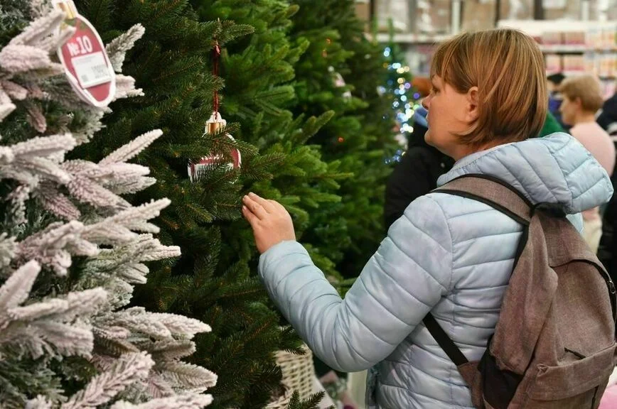 Чем опасны искусственные елки
