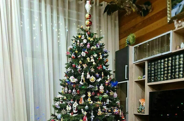 Чем опасны искусственные елки