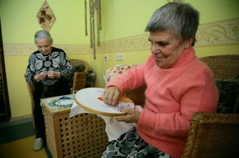 Борщ с пирожками: пенсионерам в домах престарелых могут разрешить готовить любимые блюда