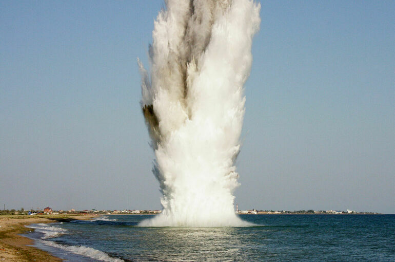 В Черном море подорвался на мине балкер под флагом Панамы