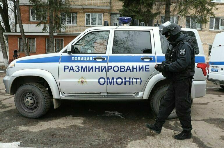 Взрывотехники обезвреживают в Белгороде неразорвавшийся снаряд