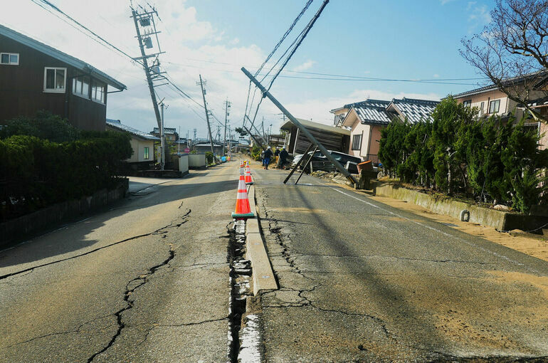 Число жертв серии землетрясений в Японии превысило 200