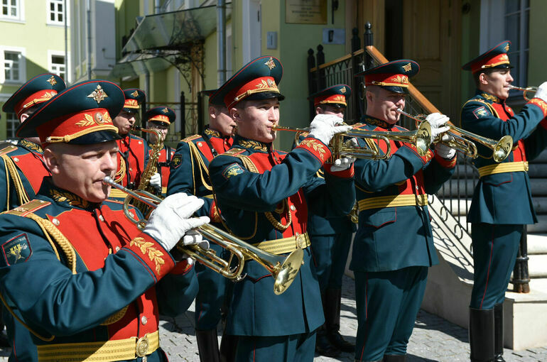В Госдуму внесли законопроект об участии сотрудников МВД в погребении военных