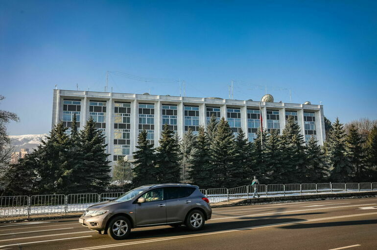 В посольстве РФ назвали хулиганским проявлением инцидент с памятником в Варне