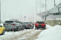 Москвичам во вторник пообещали небольшой снег и гололедицу