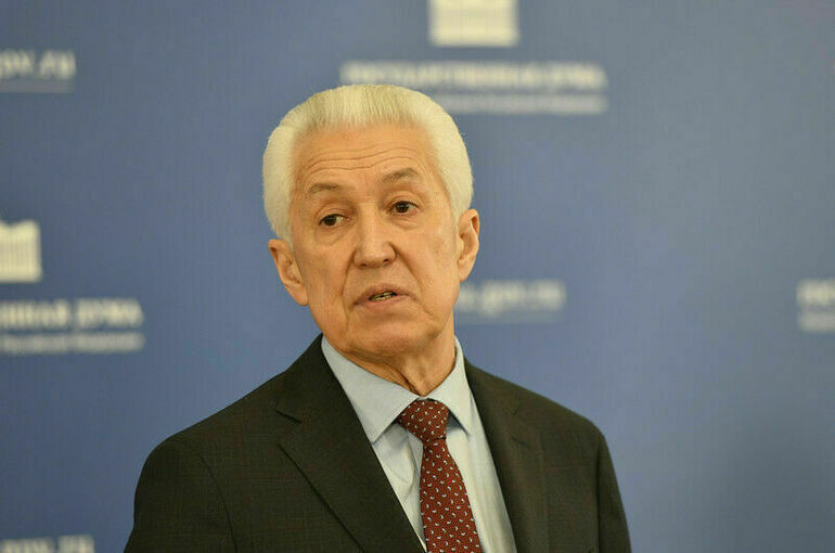 Васильев предложил обсудить помощь регионам в решении проблем ЖКХ