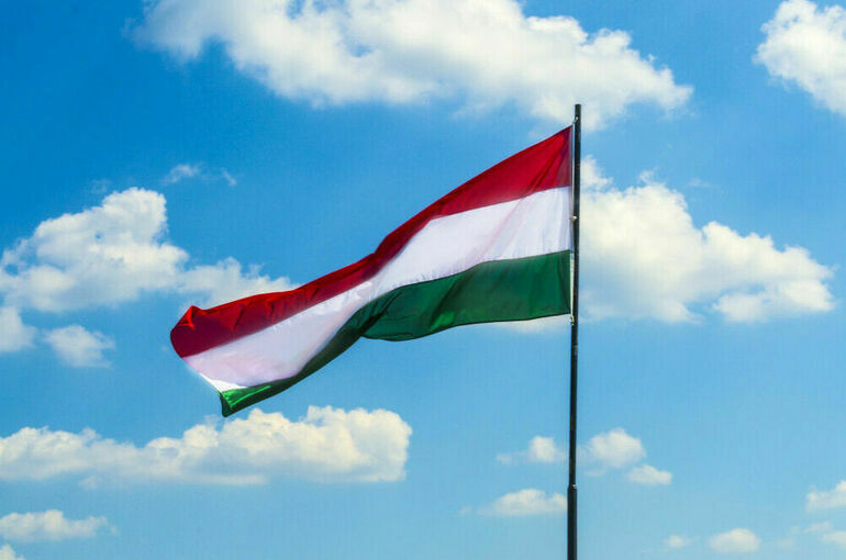 Глава МИД Венгрии: Конфликт на Украине нельзя решить на поле боя