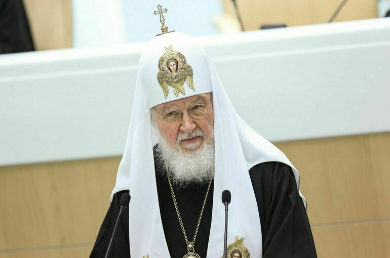 Патриарх Кирилл призвал подумать об ограничениях услуг эзотериков и астрологов