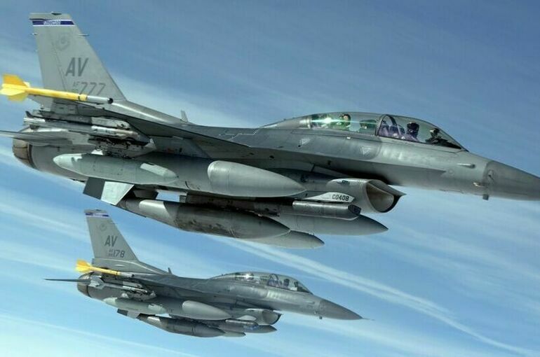 Пентагон пообещал Украине истребители F-16 в этом году