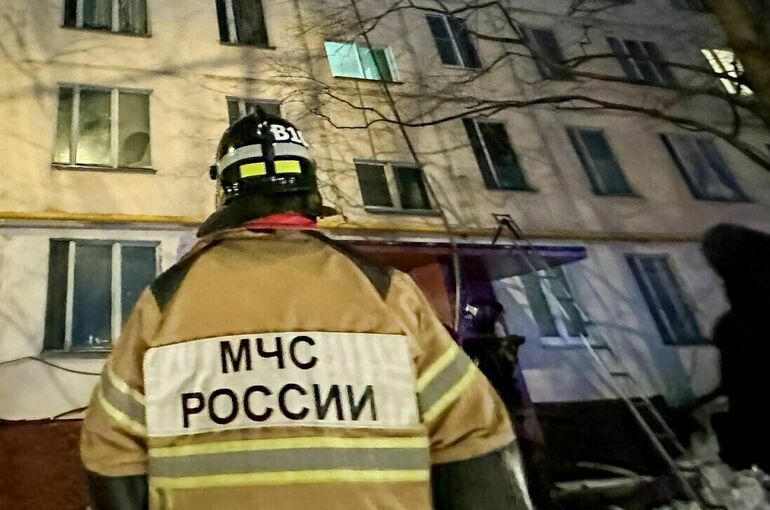 В Якутии 4 человека пострадали при взрыве газа в доме