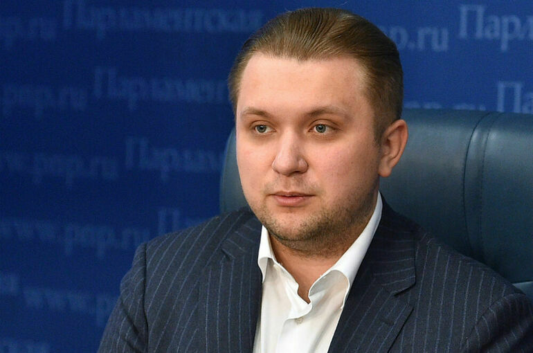 Депутат Чернышов предложил запретить иностранцам производить продукты в России