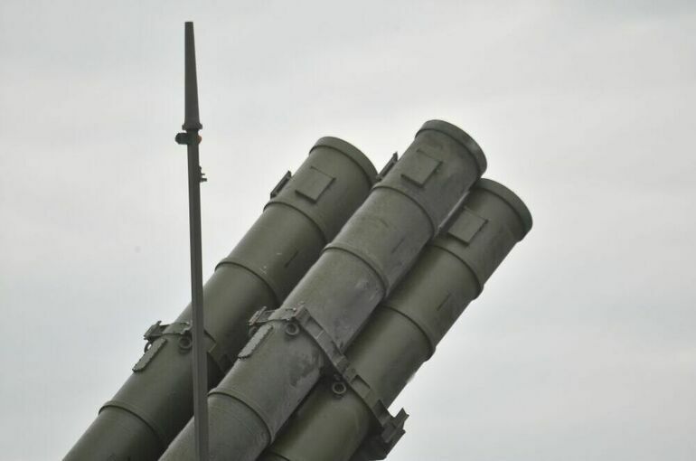 Военные сбили пять воздушных целей на подлете к Белгороду